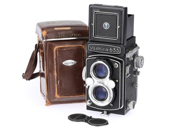 Lot 359 - A Yashica-635 Medium Format TLR Camera