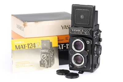 Lot 362 - A Yashica Mat-124G Medium Format TLR Camera