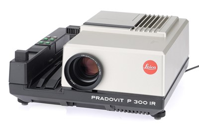 Lot 67 - A Leica Pradovit P 300 IR 35mm Slide Projector