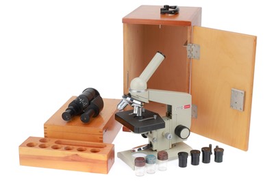 Lot 962 - A Lomo C2Y42 Microscope