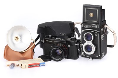 Lot 429 - A Pair Cameras