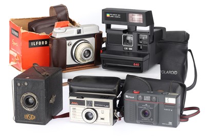 Lot 430 - A Selection of Cameras