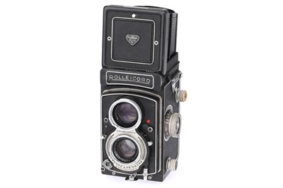 Lot 366 - A Rollei Rolleicord Vb TLR Camera