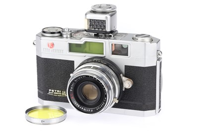 Lot 252 - A Petri 2.8 35mm Rangefinder Camera