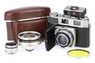 Lot 256 - A Kodak Retina IIIC 35mm Folding Camera Outfit