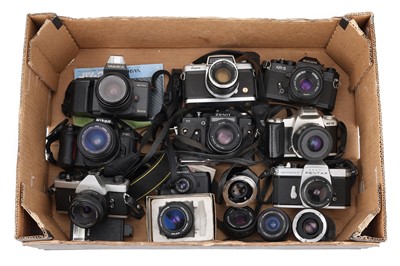 Lot 261 - ꩜ A Mixed Selection of SLR Cameras