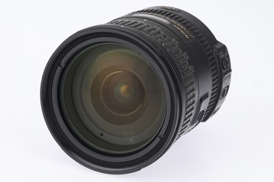 Lot 42 - A Nikon DX Nikkor VR AF-S ED VR II f/3.5-5.6 18-200mm Lens