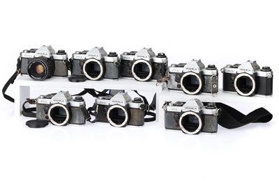 Lot 116 - ꩜ A Selection of Yashica SLR Camera Bodies