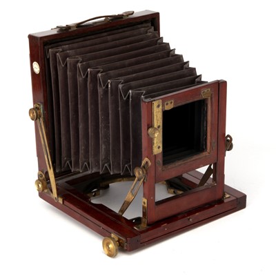 Lot 333 - A Pybus & Son Half Plate Mahogany Field Camera
