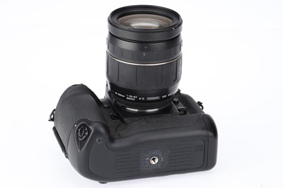 Lot 38 - A Nikon F5 35mm SLR Camera