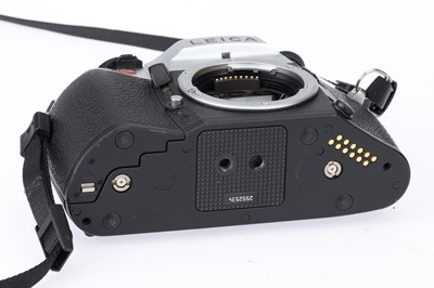 Lot 14 - A Leica R8 35mm SLR Camera Body