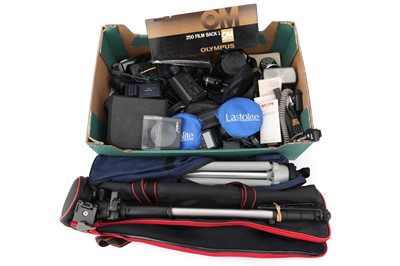 Lot 574 - A Large Selection of Mixed Photographica