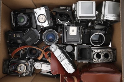 Lot 370 - A Tray of Medium Format Cameras for Parts