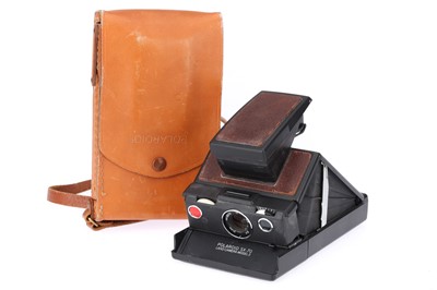 Lot 445 - A Polaroid SX-70 Land Camera Model 2