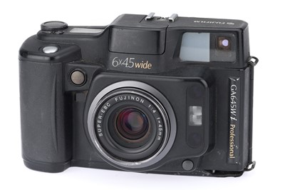 Lot 373 - A Fujifilm 6x4.5 W i Professional Medium Format Camera