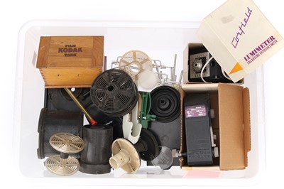 Lot 587 - ꩜ A Selection of Mixed Photographica: END LOT