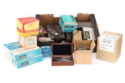 Lot 584 - ꩜ A Large Quantity of Mixed Photographica: END LOT