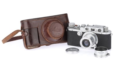 Lot 8 - A Leica IIIa 35mm Rangefinder Camera