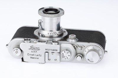 Lot 8 - A Leica IIIa 35mm Rangefinder Camera
