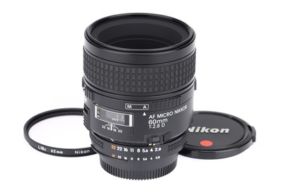 Lot 364 - An AF Micro Nikkor f/2.8 60mm Lens