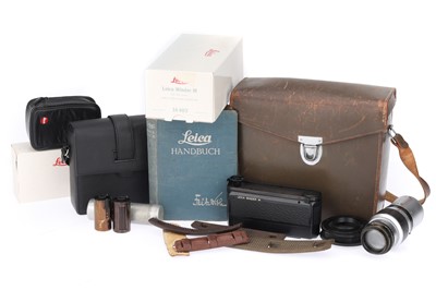 Lot 14 - A Selection of Leica Accessories