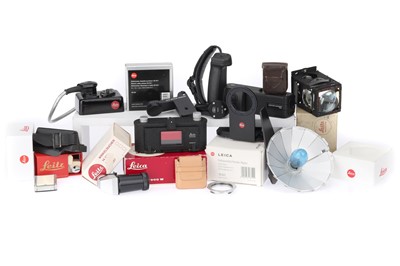 Lot 21 - A Mixed Selection of Leica Accessories