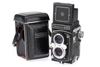 Lot 240 - A Yashica 635 TLR Camera