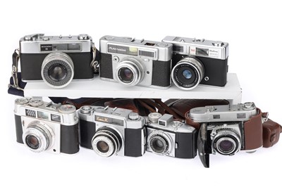 Lot 96 - ꩜ A Mixed Selection of Cameras