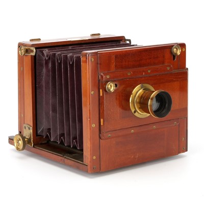 Lot 337 - A W. Morley Portable Universal Half Plate Mahogany Tailboard Camera