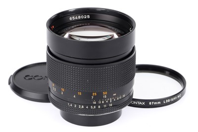 Lot 346 - A Carl Zeiss Planar 85mm f/1.4 T* Camera Lens