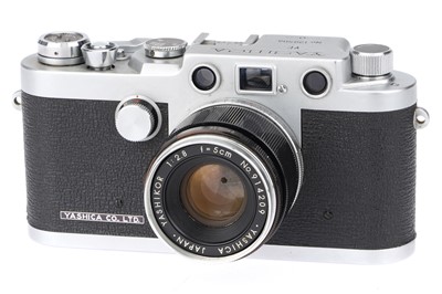 Lot 159 - A Yashica YE 35mm Rangefinder Camera