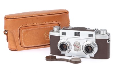 Lot 160 - A Revere Stereo 35 35mm Stereoscopic Camera
