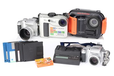 Lot 183 - A Group of Digital Cameras