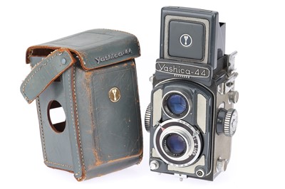 Lot 228 - A Yashica-44 127 TLR Camera