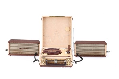 Lot 505 - A Yashica Stereophonic Radio Phonograph Transistor-14