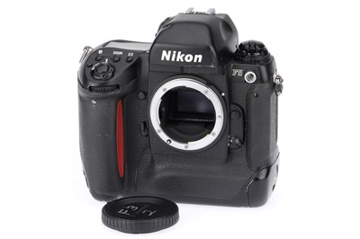 Lot 35 - A Nikon F5 35mm SLR Camera