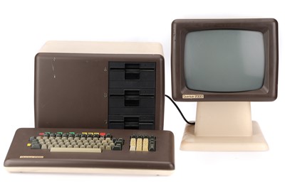 Lot 481 - ꩜ Quantum OM 2000 Microcomputer