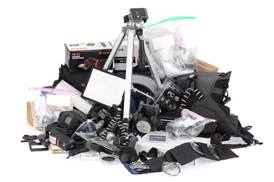 Lot 188 - ꩜ A Large Selection of Camera Accessories