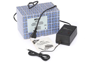 Lot 398 - A Nikon MH-2 Quick Charger