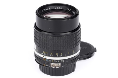 Lot 304 - A Nikon Nikkor f/2.5 105mm Lens