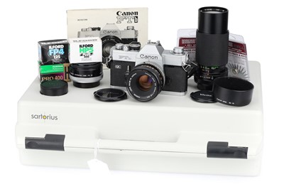 Lot 122 - A Canon FTb 35mm SLR Camera Outift