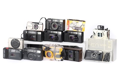 Lot 193 - A Selection of Compact Cameras