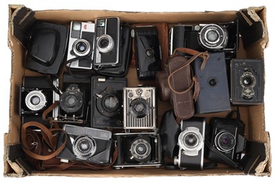 Lot 194 - A Large Mixed Selection of Cameras
