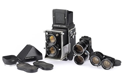 Lot 166 - A Mamiya C220 Medium Format TLR Outfit
