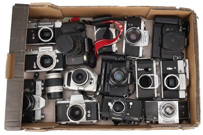Lot 90 - A Selection of SLR Cameras