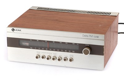 Lot 483 - ꩜ A Leak Delta FM Tuner