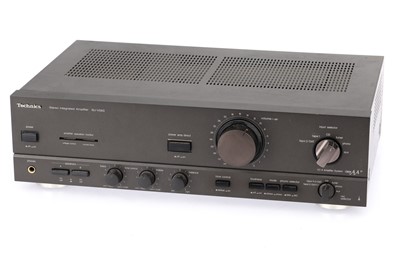 Lot 485 - ꩜ A Technics SU-560 Stereo Integrated Amplifier
