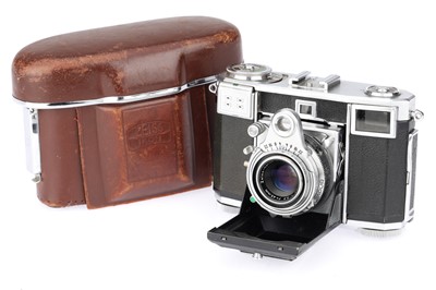 Lot 68 - A Zeiss Ikon Contessa 35mm Rangefinder Camera