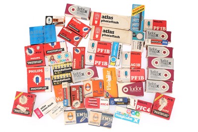 Lot 337 - A Large Selection of Photographic Flash Bulbs