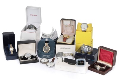 Lot 384 - A Selection of Boxed Wristwatches